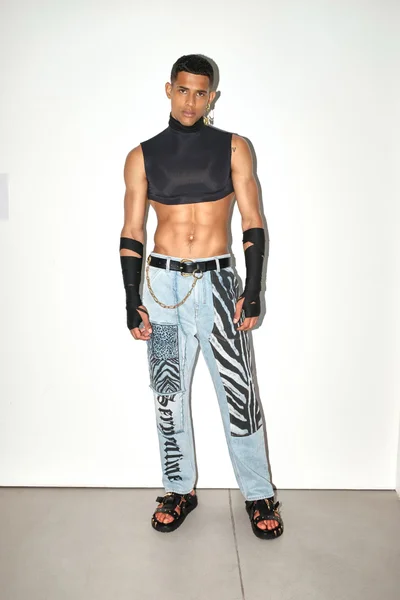 Look 3
